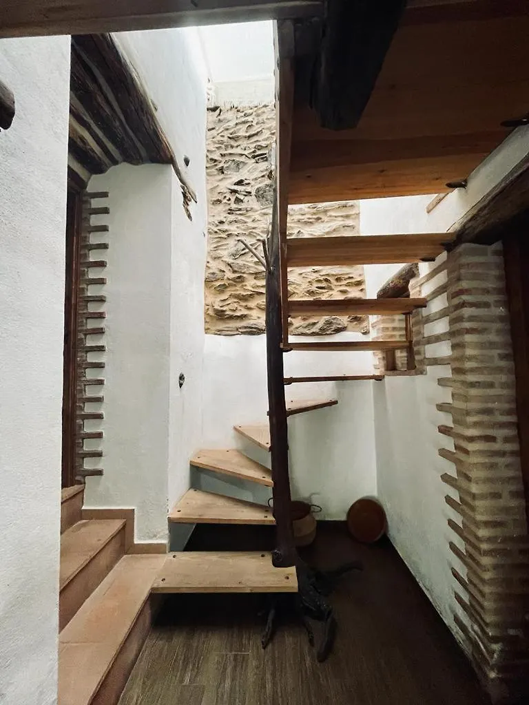 בית כפרי בית הארחה ארקנה 	La Casa Del Castano ספרד